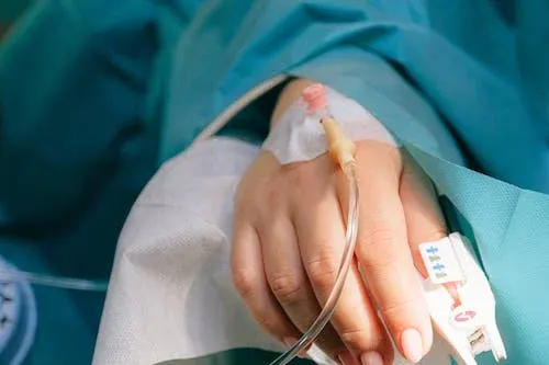 Bostanlı evde serum takma hizmeti izmir 50