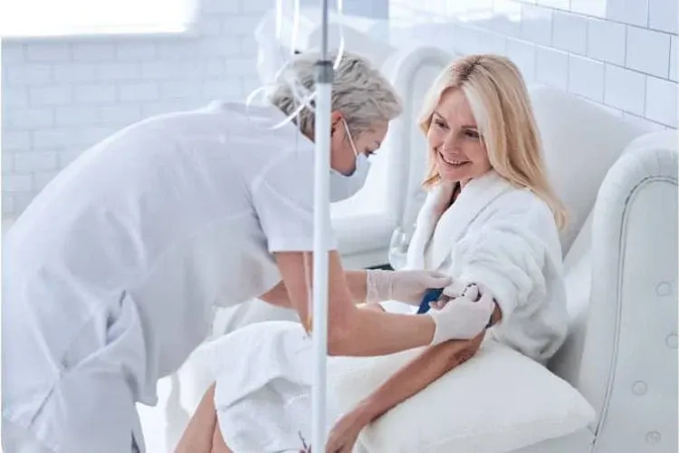 KARŞİYAKA EVDE SERUM TAKMA HİZMETİ İZMİR 30